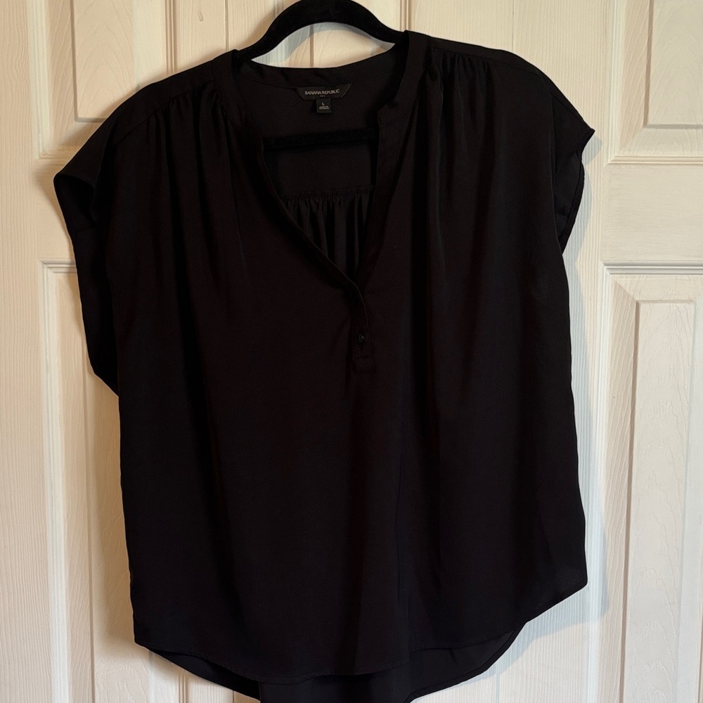 Banana Republic Black Short-Sleeve V-Neck Blouse